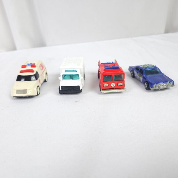 VTG Hot Wheels Lot - 1975 Sheriff 701 - 1976 Firetruck - 1988 & 1994 Ambulance - Picture 3 of 10